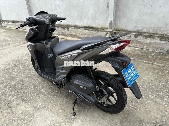 Vario 150 2016 mẫu cũ màu vàng cát.