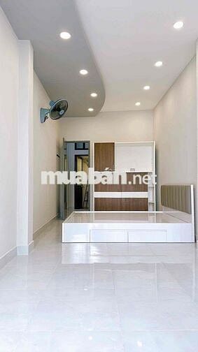 Cho thuê Nhà riêng 130m2, 1trệt, 3 lầu, 1 sân thượng