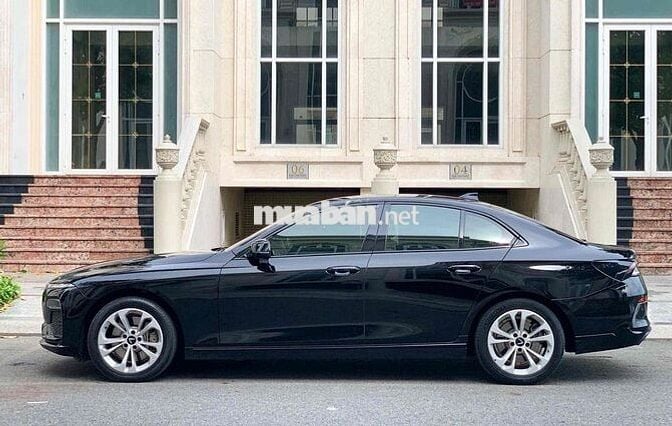 VinFast Lux A2.0 Turbo Đen Sedan 5 chỗ