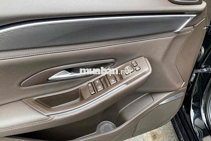 VinFast Lux A2.0 Turbo Đen Sedan 5 chỗ