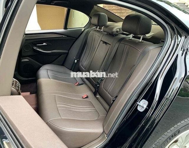 VinFast Lux A2.0 Turbo Đen Sedan 5 chỗ