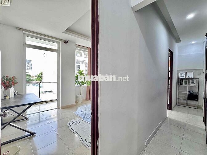 Chính chủ nhà full nội thất 2PN tách bếp ban công lớn ngay Sân Bay TSN