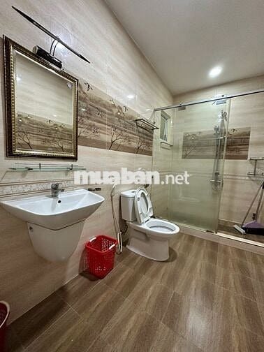 Cho thuê căn biệt thự liền kế vườn 150m2 tại The Oasis KDC Việt Sing