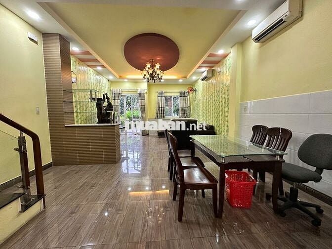 Cho thuê căn biệt thự liền kế vườn 150m2 tại The Oasis KDC Việt Sing