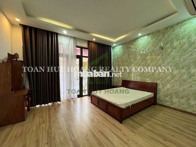 NHÀ ĐẸP KHU PHẠM VĂN ĐỒNG – 100M2 – 3 TẦNG – 3 PHÒNG NGỦ KHÉP KÍN