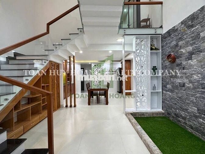 NHÀ ĐẸP KHU PHẠM VĂN ĐỒNG – 100M2 – 3 TẦNG – 3 PHÒNG NGỦ KHÉP KÍN