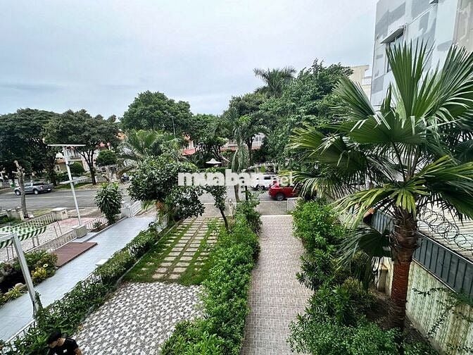 Cho thuê căn biệt thự liền kế vườn 150m2 tại The Oasis KDC Việt Sing