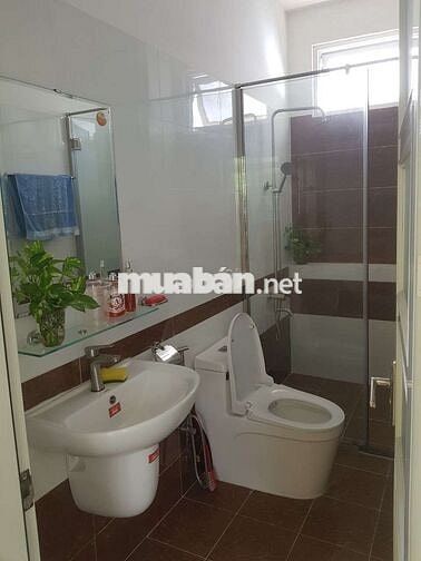 Cho thuê Biệt Thự ngay chợ Bà hôm , Tân tạo, giáp Tên Lửa 12x22. 18 Tr