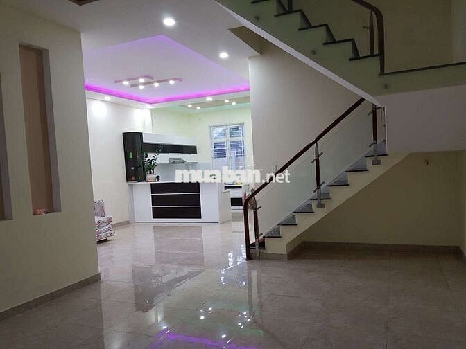 Cho thuê Biệt Thự ngay chợ Bà hôm , Tân tạo, giáp Tên Lửa 12x22. 18 Tr