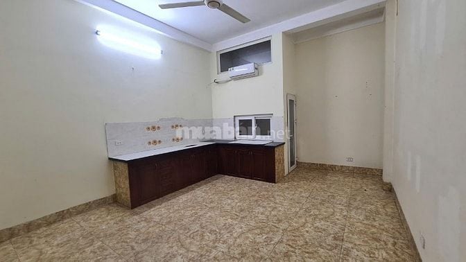 Cho thuê nhà khu dịch Vụ Vạn Phúc, 65 m2  x 3.5 Tầng, đường oto tránh