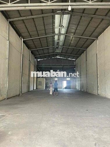 Cho thuê kho, xưởng 330m2 tại Xuân Thới Đông
