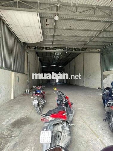 Cho thuê kho, xưởng 330m2 tại Xuân Thới Đông