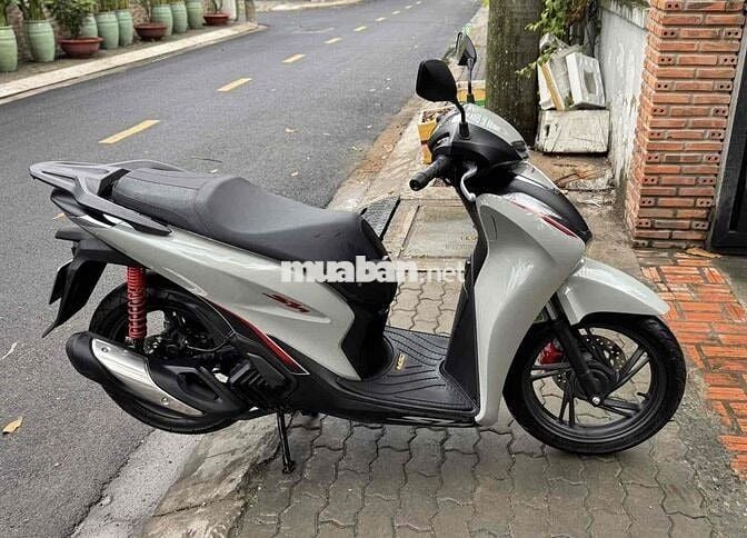 Honda SH 125i ABS mẫu 2025 xam xi mang 2000 km