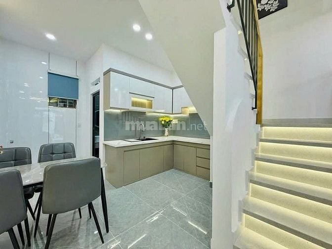 Bán nhà hẻm xe hơi đường Nguyễn Văn Khối, P.9, 4 x 11, giá 4.68 tỷ tl