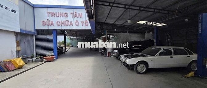Cho thuê kho làm trung tâm mặt bằng showroom ô tô, chăm sóc xe