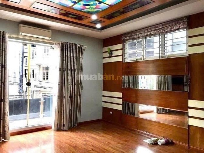 Cho thuê nhà ô tô-kể Lạc Long Quân, 55m2, 5 tầng, 5 ngủ, 28tr