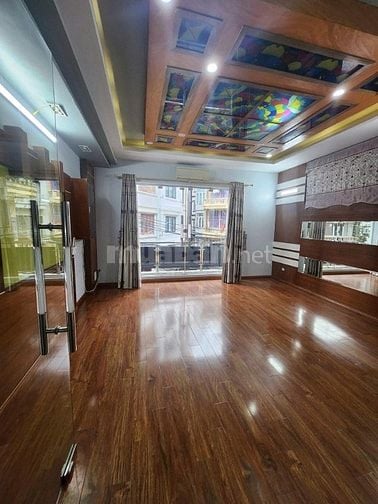 Cho thuê nhà ô tô-kể Lạc Long Quân, 55m2, 5 tầng, 5 ngủ, 28tr