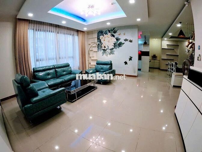 CHO THUÊ CĂN HỘ 3 PN  - DIỆN TÍCH LỚN  160m2-  ERA TOWN