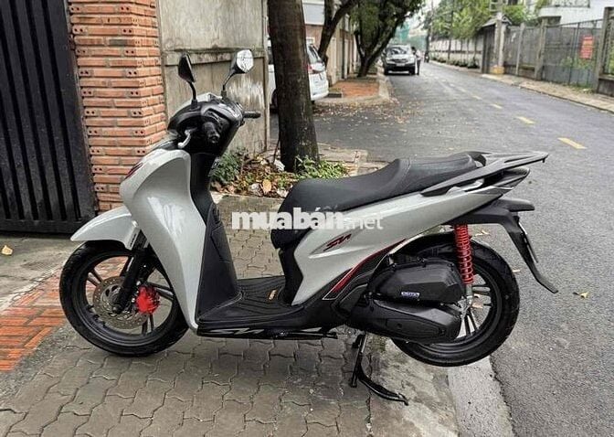 Honda SH 125i ABS mẫu 2025 xam xi mang 2000 km