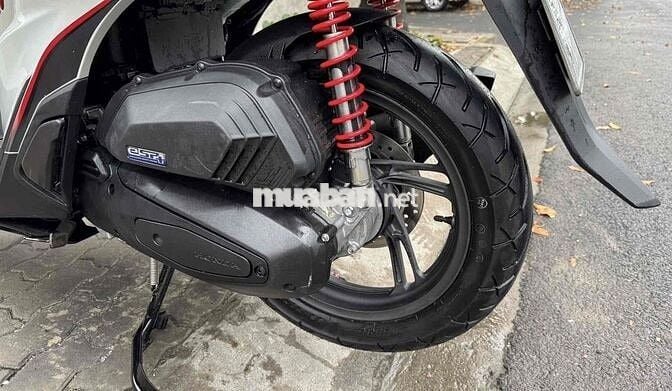 Honda SH 125i ABS mẫu 2025 xam xi mang 2000 km