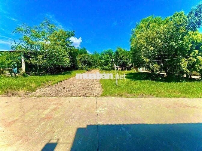 Chính chủ cần bán 2 lô mặt tiền 260m2 780triệu/lô  đang lên đường nhựA