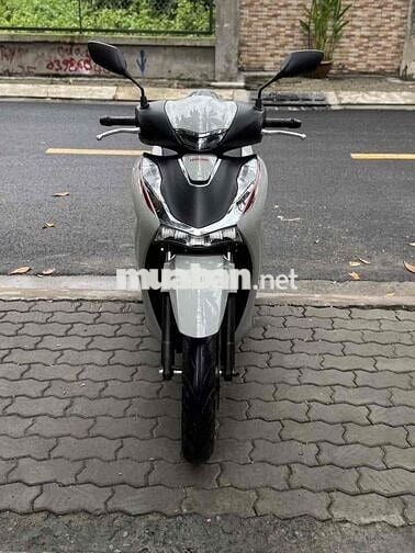 Honda SH 125i ABS mẫu 2025 xam xi mang 2000 km