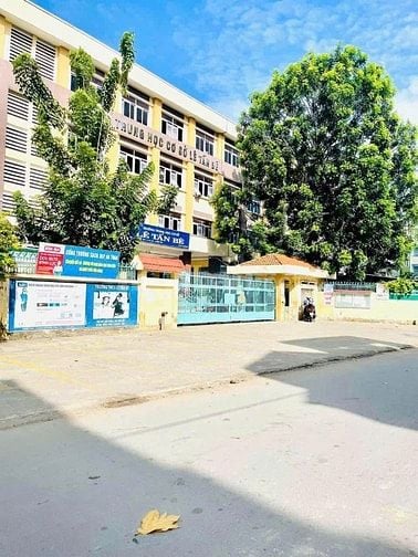 Bán nhà đối diện công viên KDC Nam Hùng Vương Bình Tân – hầm 2 lầu ST 