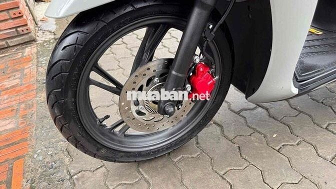 Honda SH 125i ABS mẫu 2025 xam xi mang 2000 km