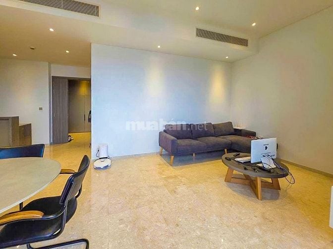 Bán Căn hộ tại The Marq Quận 1 tầng trung gồm 4 phòng ngủ 145m2