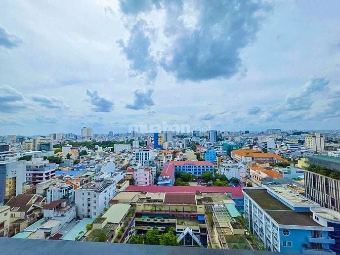 Bán Căn hộ tại The Marq Quận 1 tầng trung gồm 4 phòng ngủ 145m2