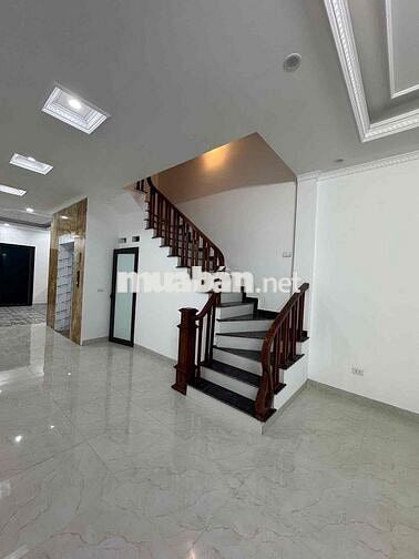 Tầm 120tr/m có nhà mới thang máy Vĩnh Quỳnh-4 chỗ qua-70m*5T;MT4m;5N