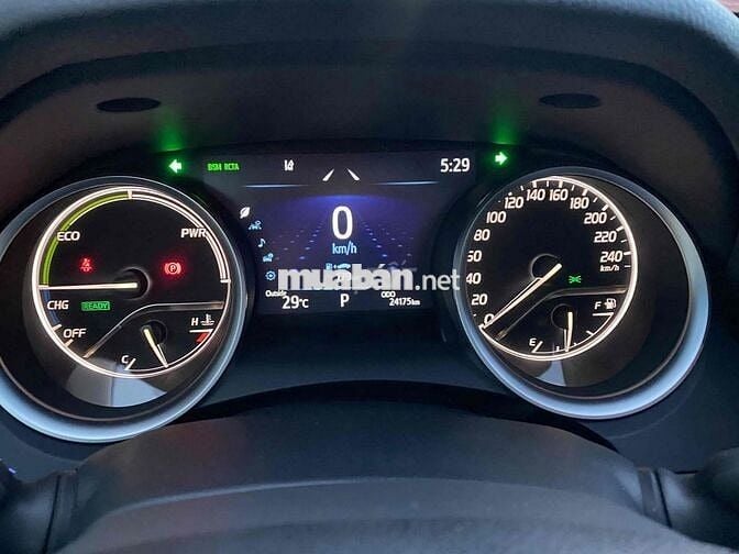 Toyota Camry 2023 2.5HV - 24000 km