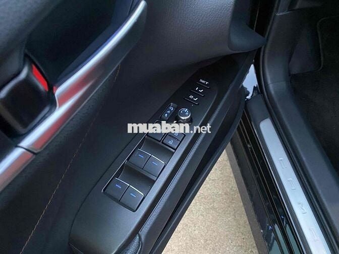 Toyota Camry 2023 2.5HV - 24000 km