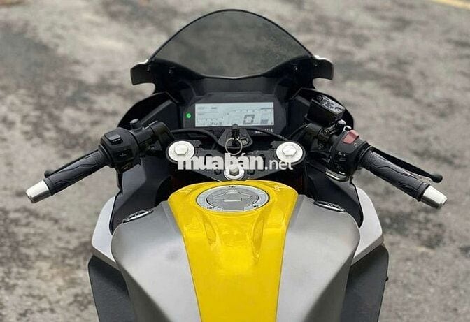 Yamaha R15 V3 Vàng Xám 11000 km