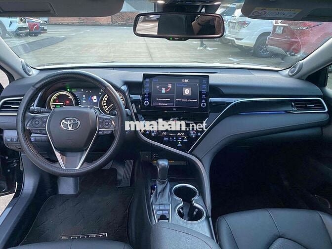 Toyota Camry 2023 2.5HV - 24000 km