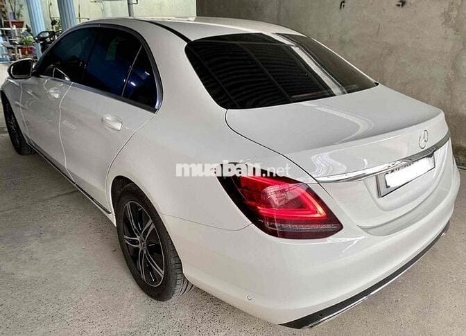 Mercedes C180 2020 Trắng Kem Odo 42.500km