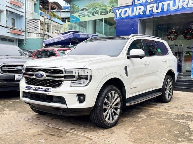 Ford Everest 2024 Platinum - 26000 km