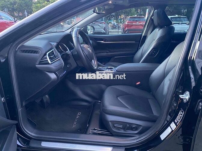 Toyota Camry 2023 2.5HV - 24000 km