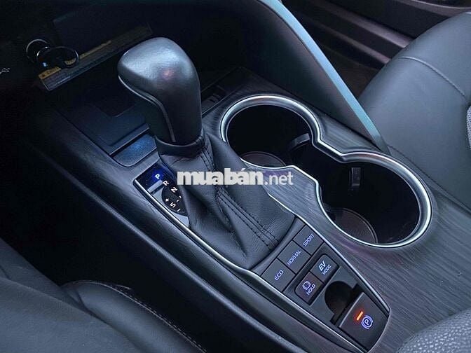 Toyota Camry 2023 2.5HV - 24000 km