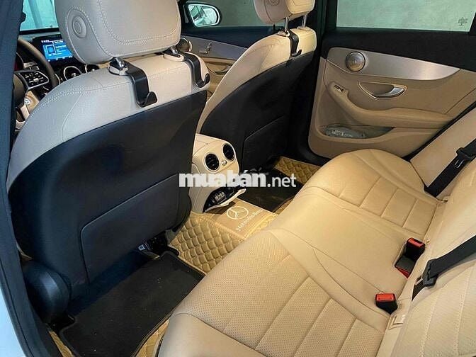 Mercedes C180 2020 Trắng Kem Odo 42.500km