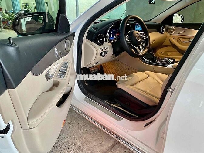 Mercedes C180 2020 Trắng Kem Odo 42.500km