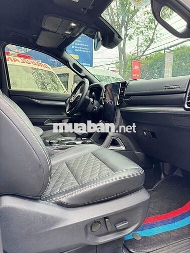 Ford Everest 2024 Platinum - 26000 km