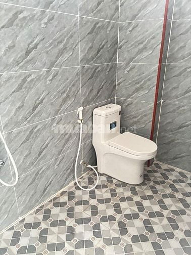 Cần bán gấp nhà 1 trệt - 1 lầu. Nhà mặt tiền đẹp phong cách hiện đại.