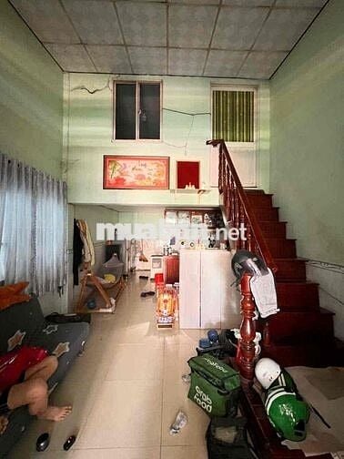 Bán căn nhà cấp 4 sân xe hơi và 4 phòng trọ , có thổ cư