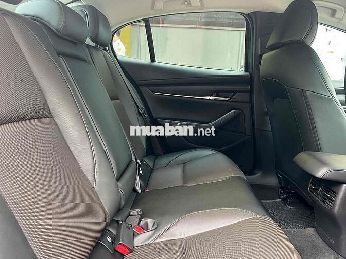 Mazda 3 2025 1.5 Luxury nhiều phụ kiện