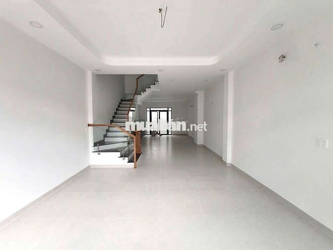 Nhà mới xây 5 x 20 có 5pn 5wc sân thượng