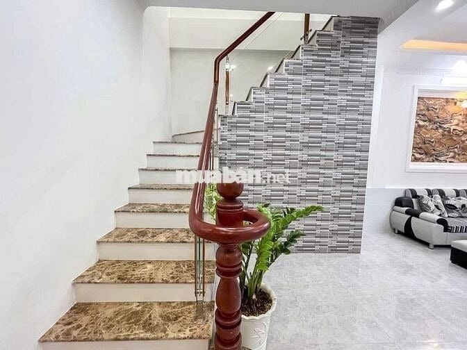 Cho thuê gấp nhà HXH 310/3A Dương Quảng Hàm, Phường 6, Quận Gò Vấp