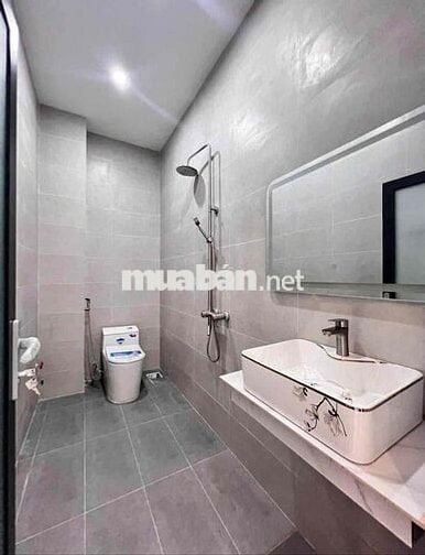 Bán gấp nhà 1 trệt 1 lầu giá 1tỷ5 ngay KCN Nam Tân Uyên 140m2