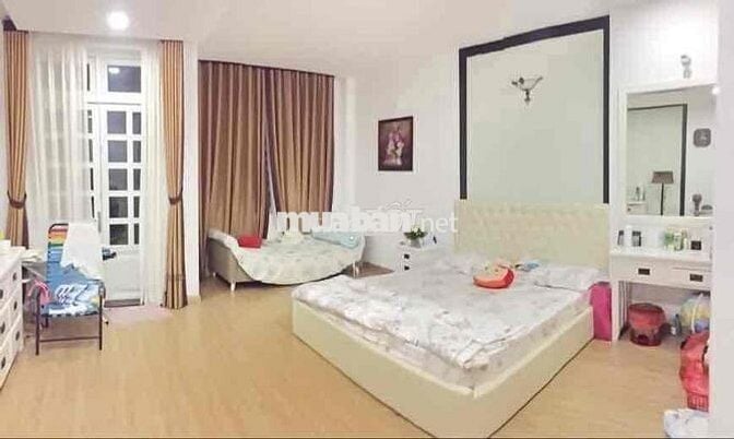 Cho thuê nhà 3 lầu KDC HimLam Quận 7