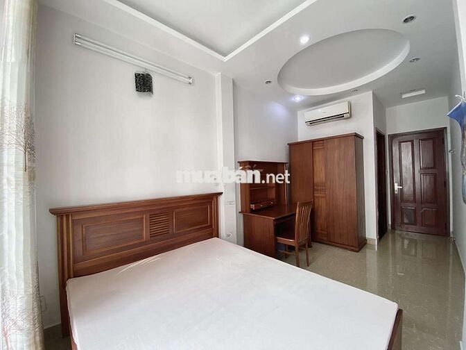 Nhà riêng còn trống 2p, 1 phòng có ban công, ngay Ngã Tư Phú Nhuận